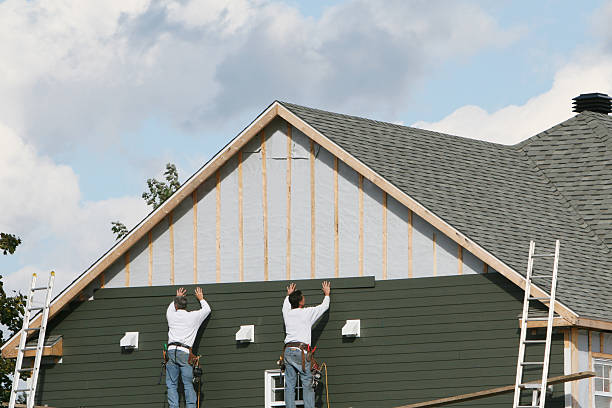 Professional Siding technician working in Hudson, PA